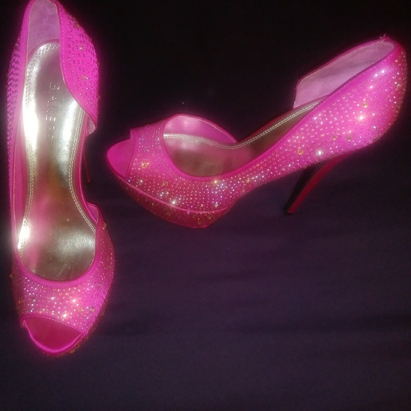 Heels - Picture 3 of 5